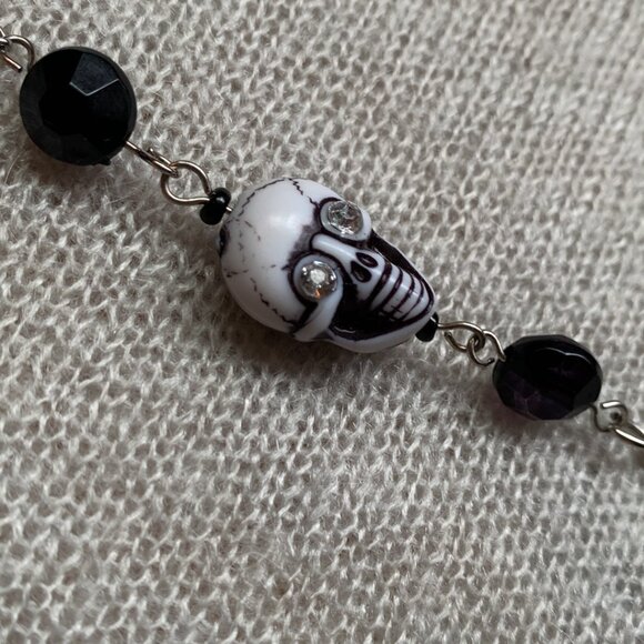 🖤 Handmade Skull Bracelet & Earrings Set - Black & White - Picture 8 of 10